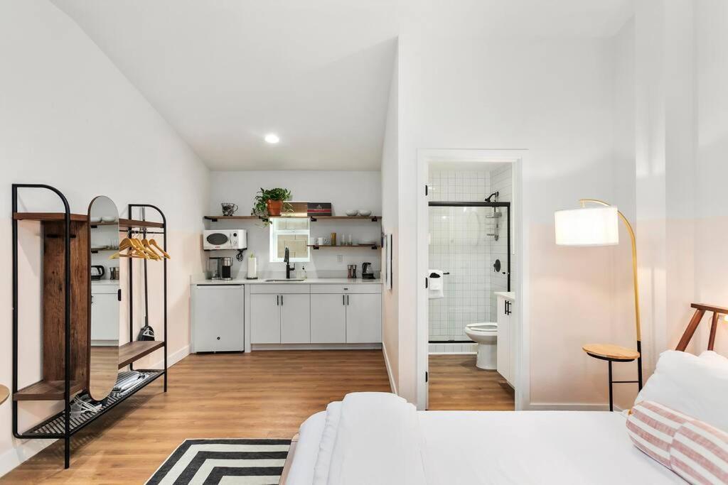 Paokalani Studio Suite.Hoʻoluʻolu Chandler Exterior photo